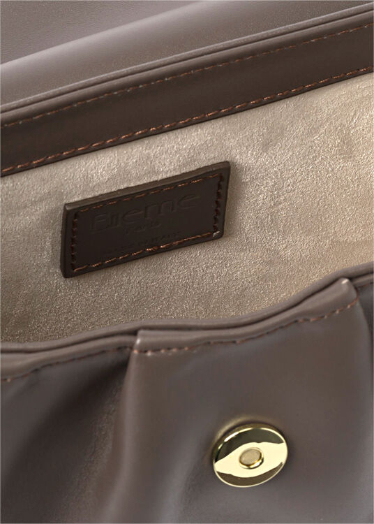 Dimple Flap Leather image number 3