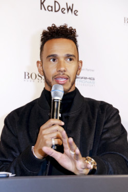 kadewe-berlin-event-2017-lewishamilton-hugoboss-